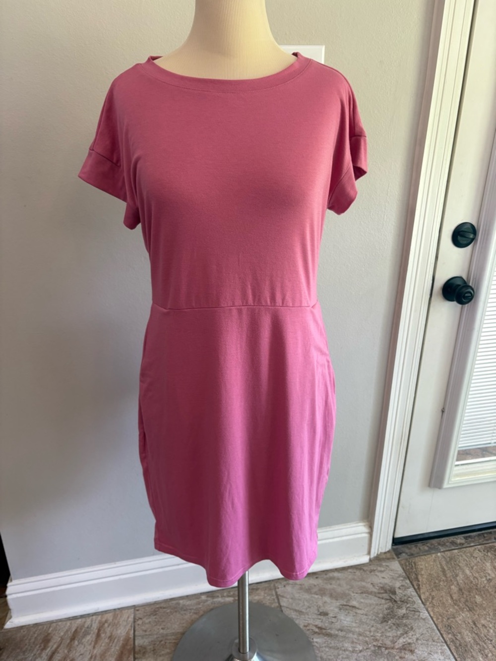 Merokeety dusty pink short sleeve dress in size medium GUC tie waist